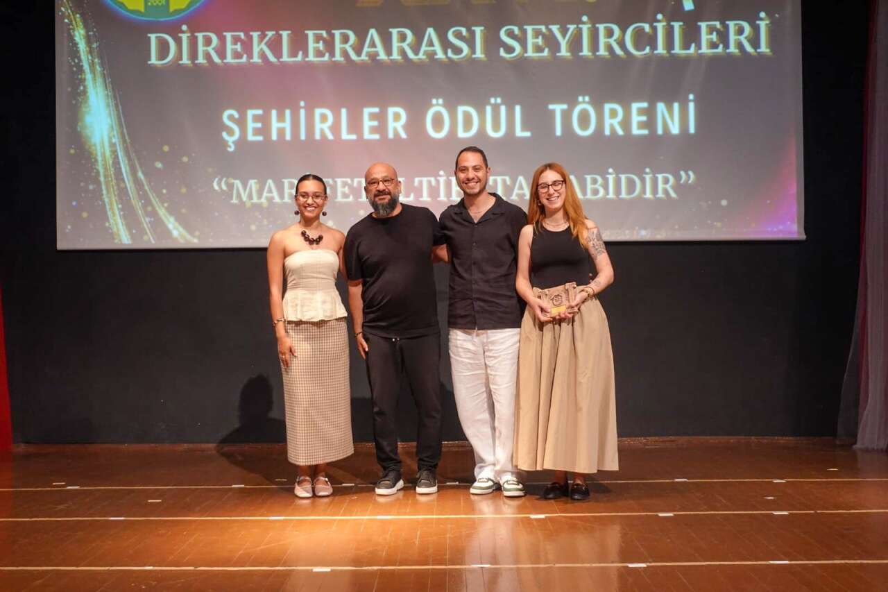 Menteşe Belediye Tiyatrosu Seyircinin Oylarıyla Ödüle Layık Görüldü 7